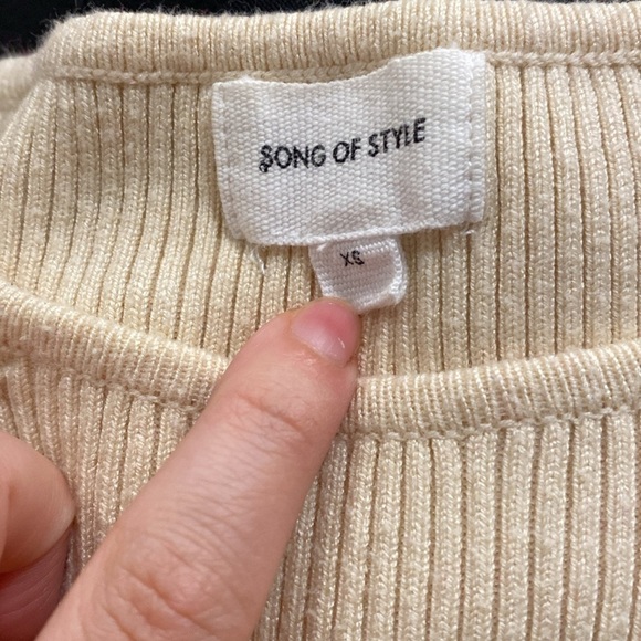 Song Of Style / Remmy Sweater ribbed cutout long sleeve in Ivory cream XS - Picture 2 of 5